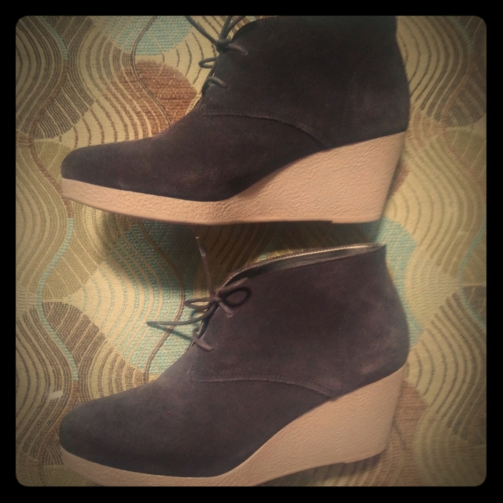 Talbots 7M Brazil Made Suede Wedges